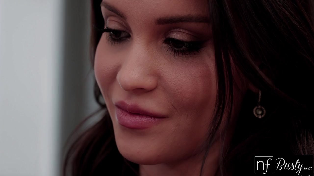 Busty Brunette Jennifer Mendez Showcases the PERKS of 'Work From Home' With Intimate Quickie - S15:E3 - Free Sex Video - RedTube