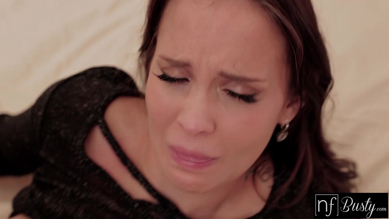 Busty Brunette Jennifer Mendez Showcases the PERKS of 'Work From Home' With Intimate Quickie - S15:E3 - Free Sex Video - RedTube