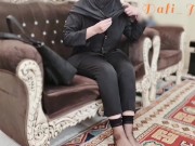 م.ا.م.ا.ن کارمندش از سرکار میاد خونه و خستس و به پ.س.ر.ش ميگ رئیسش بهش چشم داره...(مکالمه فارسی) 2/16