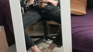 18 YEAR OLD TWINK BOY JERKING OFF (CUMSHOT)