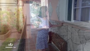 Vecina pícara me ve masturbarme por la ventana y entró a mi apartamento , la folle durisimo