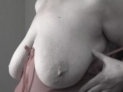 Big natural soft saggy tits of a mature BBW milf. 16/16