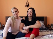 Ersties - Julia und Victoria fingern und lecken sich zum Orgasmus 15/16