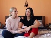 Ersties - Julia und Victoria fingern und lecken sich zum Orgasmus 6/16