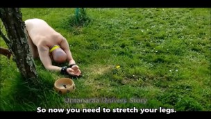 VOST engl - Balade en laisse pour cet inférieur nu et chaste.