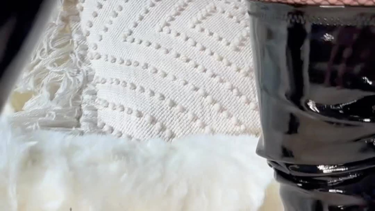 BBW Leather Bunny Creams, Squirts, + Gets DP’d by Fuck Machine - 無料セックスビデオ - RedTube