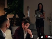 Hot Babe Can't Wait For Hard DP With Two Big Cocks 2/16