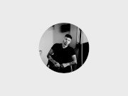 Mi hermanastra limpia la casa y la molesto con mi polla 1/16