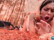 Sexy Scarlett Taylor gives lover a wild blowjob while driving 11/16