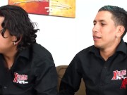 MILF pelirroja venezolana hace pasar casting a 3 chicos debutantes 9/16