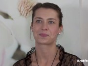 Ersties - Single Lady Freya schaut Porno und spielt mit Dildo 4/16