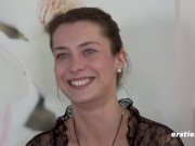 Ersties - Single Lady Freya schaut Porno und spielt mit Dildo 6/16