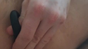 Trans girl fucks her ass until she cums all over