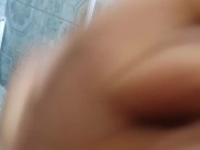 Batendo uma punheta gostosa 6/16