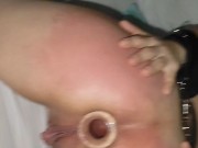 Fisting Casero. Puta sumisa se deja abrir el culo 12/16