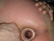 Fisting Casero. Puta sumisa se deja abrir el culo 2/16