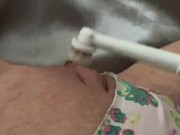 Ragazza orgasmo pulsante con lo spazzolino 12/16