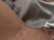 Ragazza orgasmo pulsante con lo spazzolino 5/16