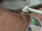 Ragazza orgasmo pulsante con lo spazzolino 8/16