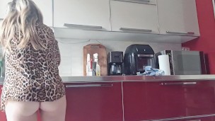 eu fui limpar e mostrei meu rabo