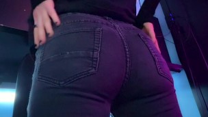 Here's some cake~ There's a plug hidden in it~