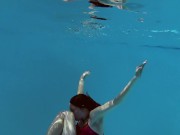 She’s incredibly flexible in the pool 5/16