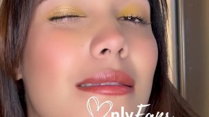 ME ENCANTA TOCARME PENSANDO EN TI