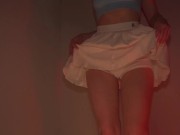 сводная сестра дала подсмотреть что у неё под юбкой. но затем она залезла на мой член 3/16