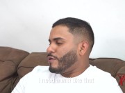 Repartidor de pizza se coge a MILF por falta de dinero 2/16