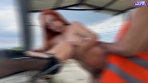 I seduce the maintenance boy angelcruzxx and he fucks me when my husband is not at home