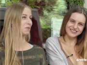 Ersties - Zwei blonde Schönheiten lecken sich gegenseitig die rasierten Muschis 9/16