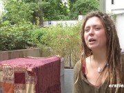 Ersties - Sofie masturbiert vor der Kamera auf eine natürlich schöne Art und Weise 7/16