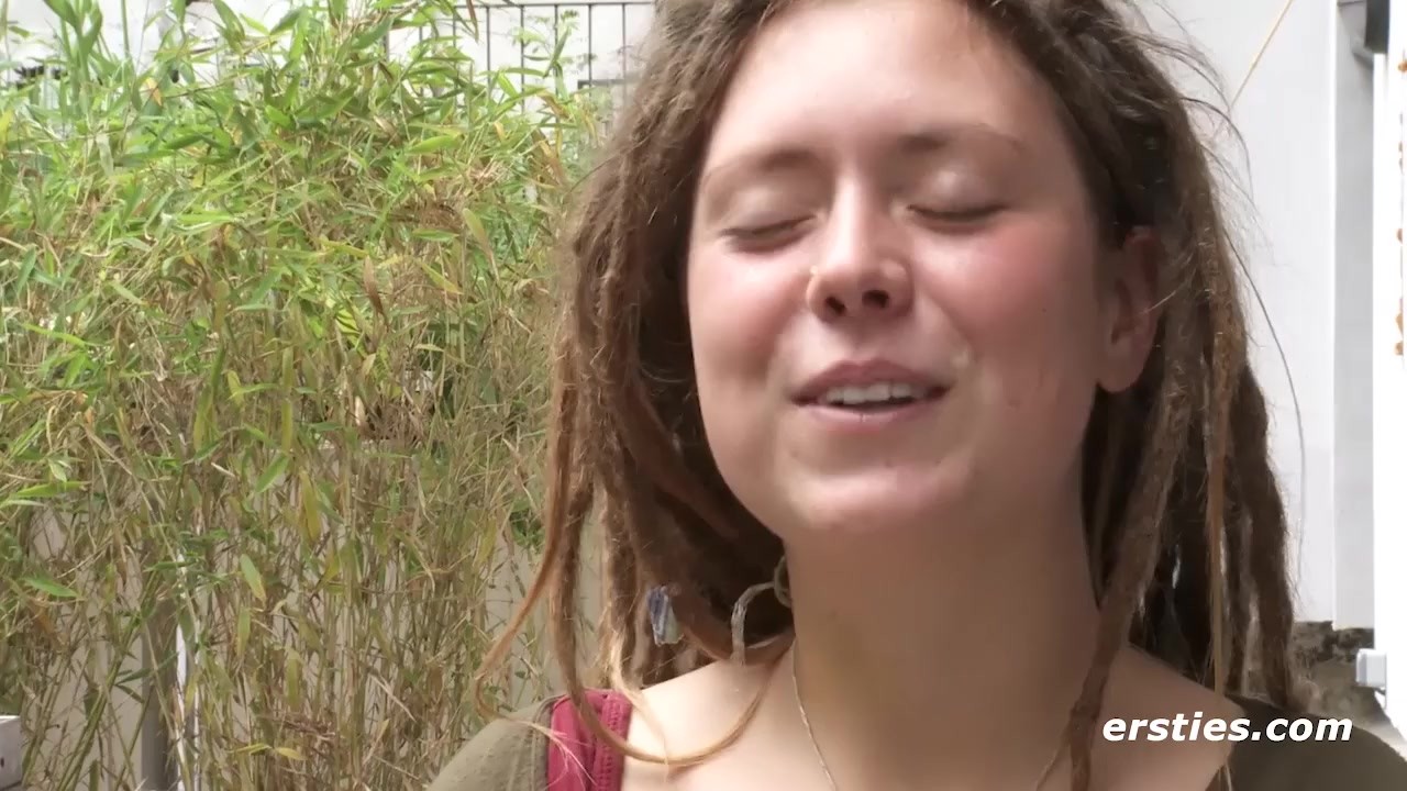 Ersties - Sofie masturbiert vor der Kamera auf eine natürlich schöne Art und Weise - Free Sex Video - RedTube