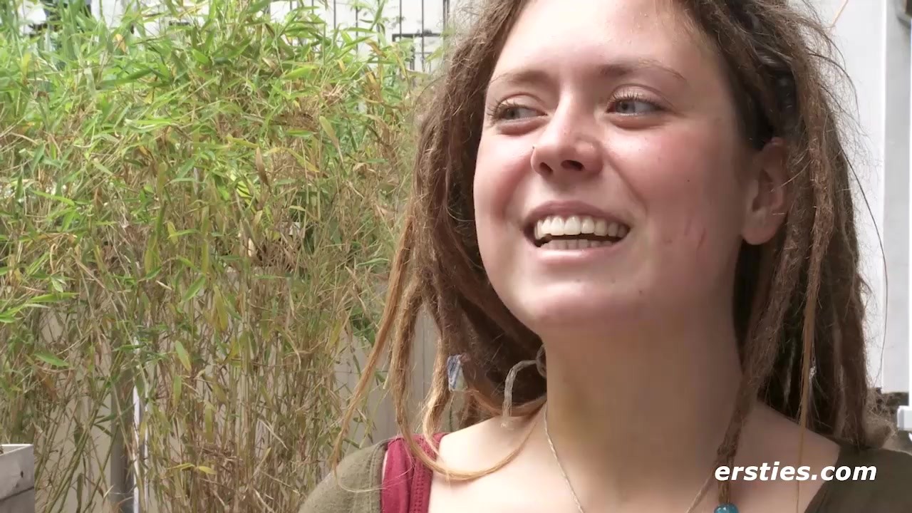 Ersties - Sofie masturbiert vor der Kamera auf eine natürlich schöne Art und Weise - Free Sex Video - RedTube