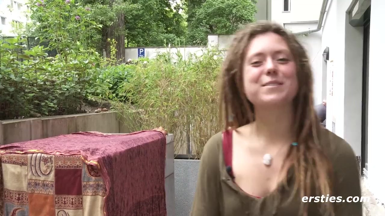 Ersties - Sofie masturbiert vor der Kamera auf eine natürlich schöne Art und Weise - Free Sex Video - RedTube