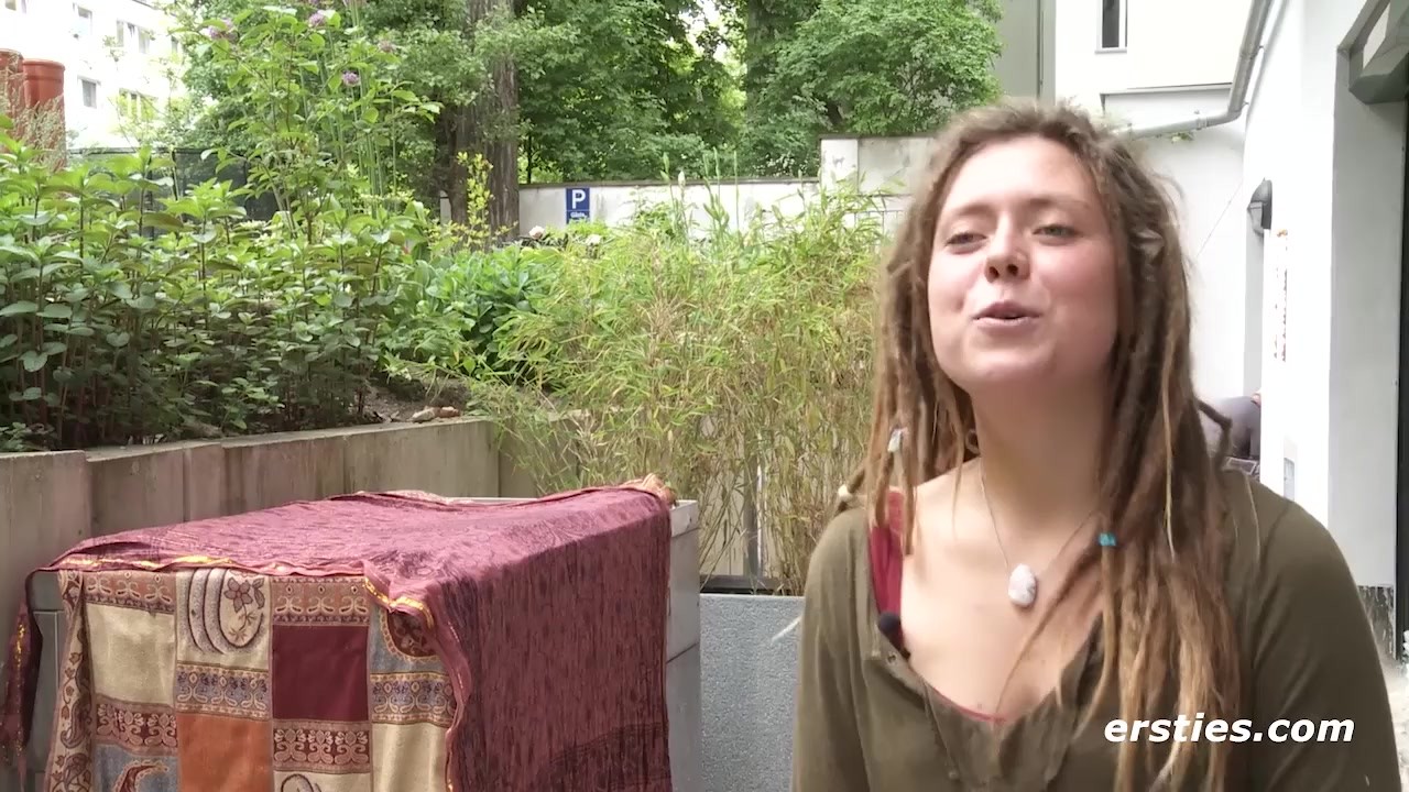 Ersties - Sofie masturbiert vor der Kamera auf eine natürlich schöne Art und Weise - Free Sex Video - RedTube