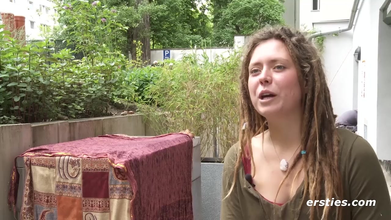 Ersties - Sofie masturbiert vor der Kamera auf eine natürlich schöne Art und Weise - Free Sex Video - RedTube
