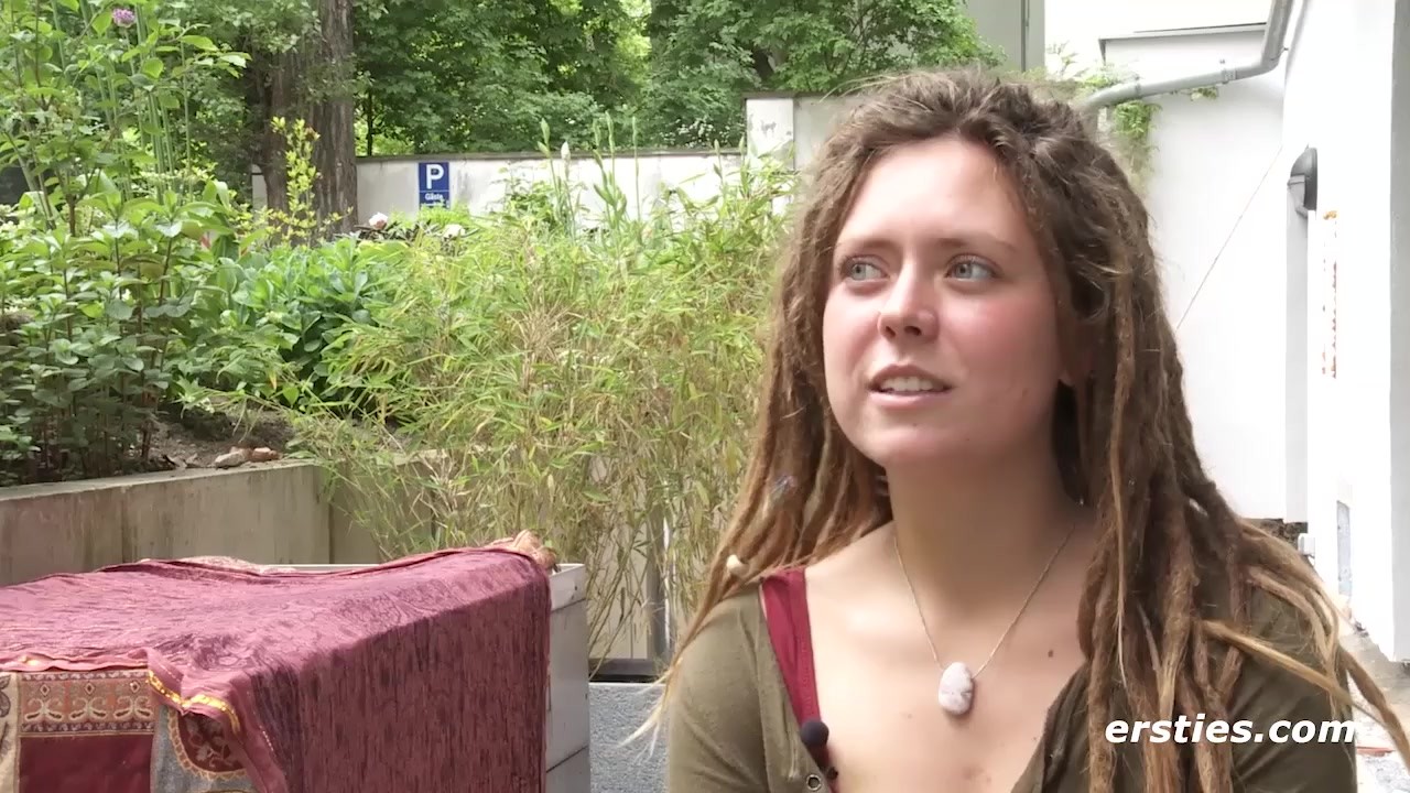 Ersties - Sofie masturbiert vor der Kamera auf eine natürlich schöne Art und Weise - Free Sex Video - RedTube