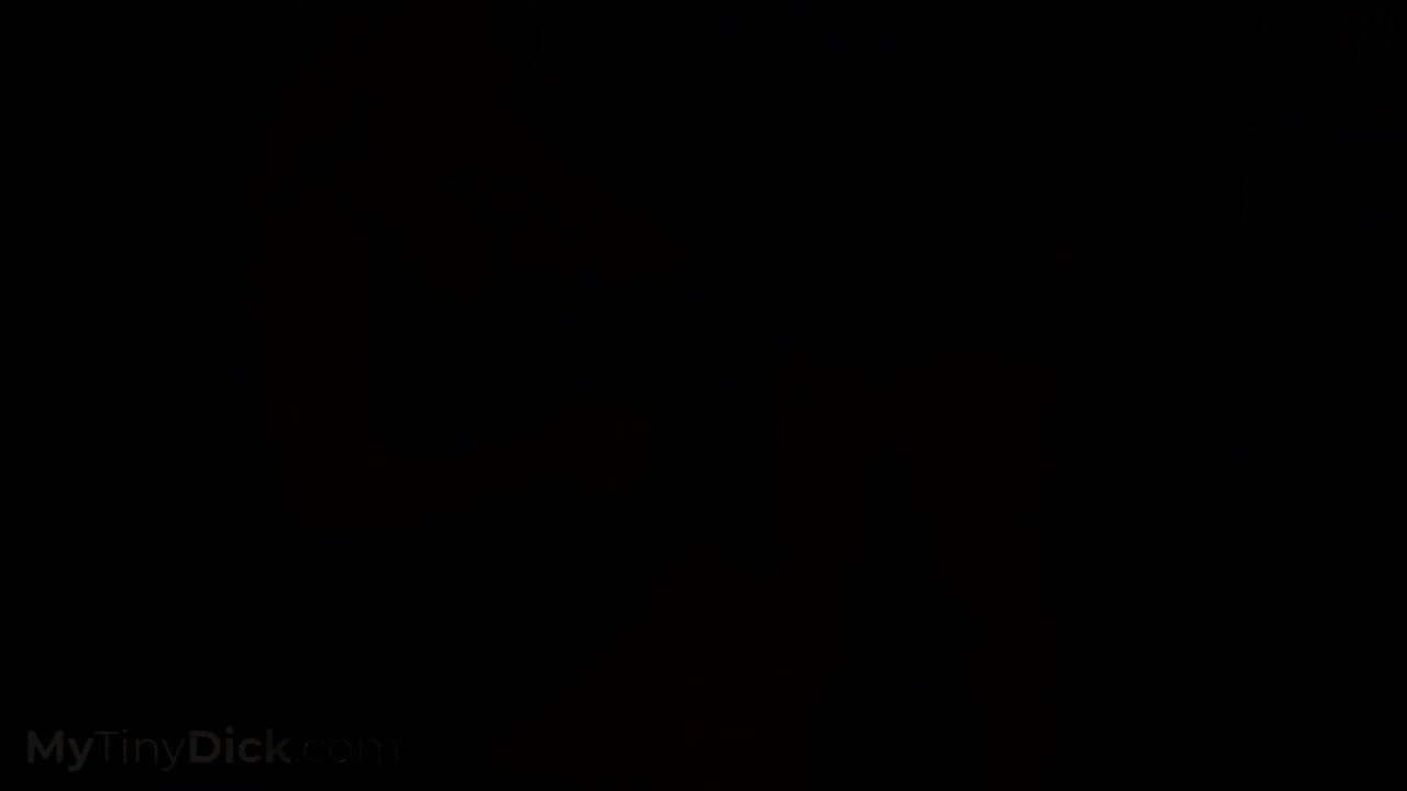 Cute redhead can't stop laughing at his small dick - 無料セックスビデオ - RedTube