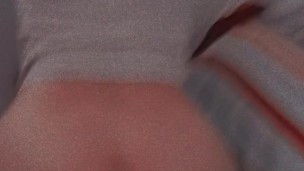 Hermanastra pierde apuesta y terminamos Cogiendo en la Sala !!!