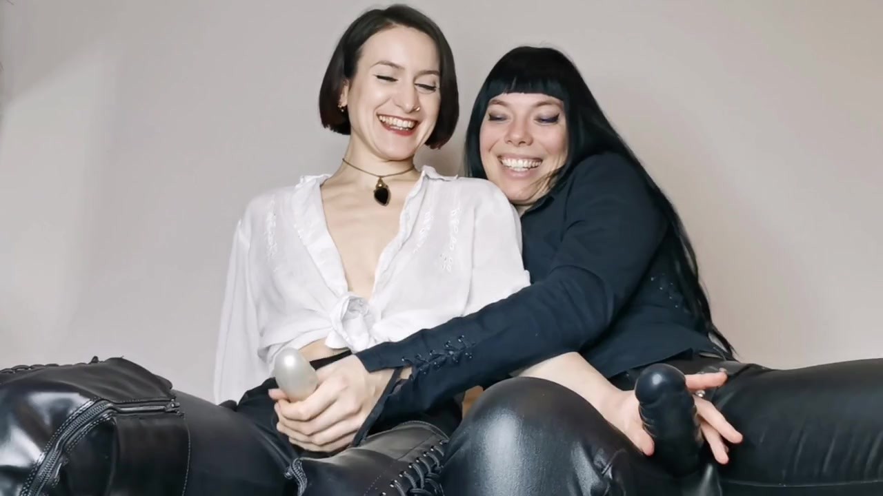 Strapon POV and Dirty Talk: Miss Flora and Goddess Aurora