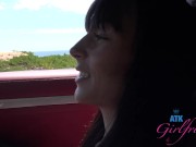 Amateur babe Emma Jade on a trip to the beach getting her pussy touched and giving an epic blowjob 3/16