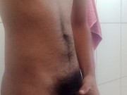 se masturbando no banheiro 6/16