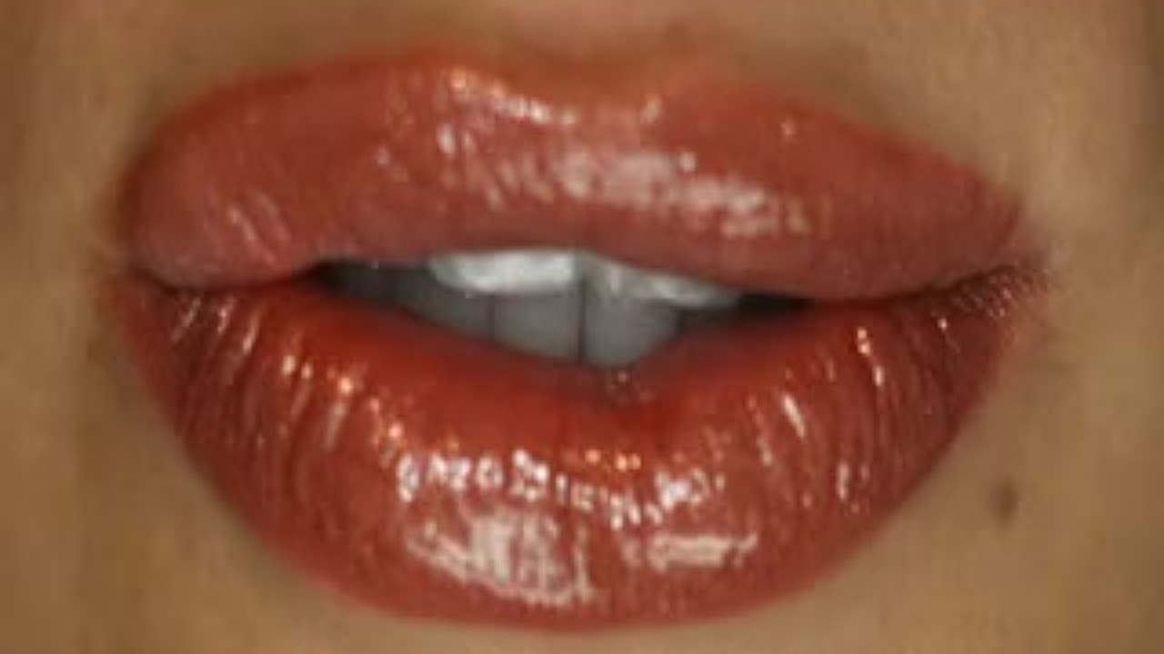 Sweetie Latina Ella Milano Gets Ravaged on the Couch - Kostenloses Sex-Video - RedTube