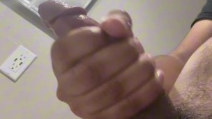busting a nut in the bathroom (@desperateahhho OF)
