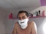 Barba e doccia mentre parlo dei nuovi aggiornamenti sulla produzione (Ita) Napoletano 1/16