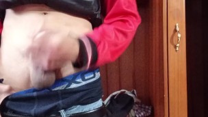 Jock Masturbates to Cumshot Hot Twink Porn