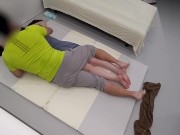 えっちなオイルマッサージで身体がぬるぬるに・・。 触られているうちに、気がついたら感度がMAX！！ そのまま激しいオイルSEXへ突入　童顔/おっぱい 無修正/ローション/パイパン/日本