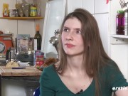 Ersties - Die natürlich schöne Vanessa masturbiert mit einem Vibrator 10/16