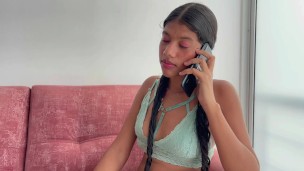 Sorprendo a mi pequeña hermanastra con mi camisa puesta, la desvisto y la cojo muy rico. H.L.